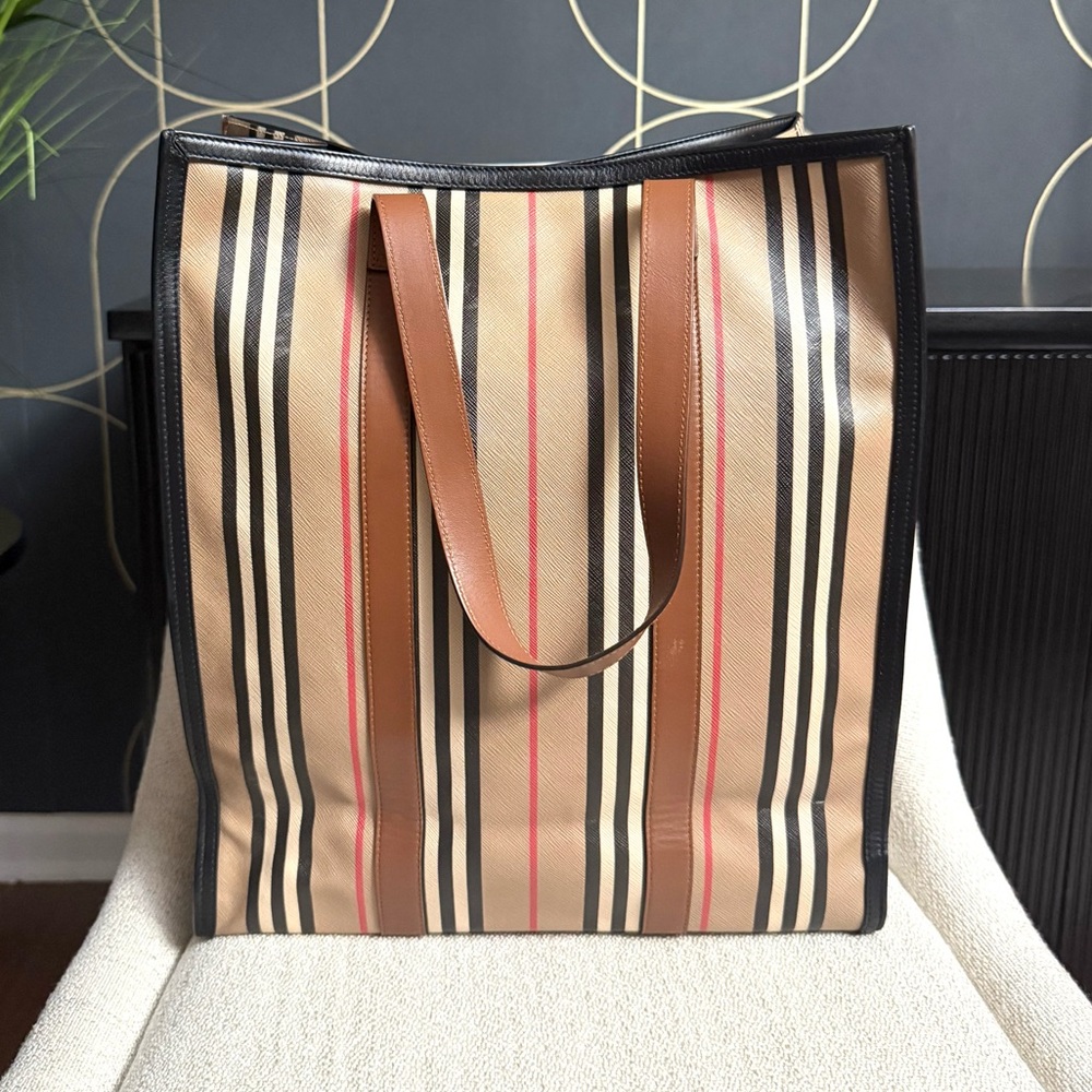 Authentic Burberry Icon Stripe E-Canvas Portrait Tote bag - Picture 4 of 16
